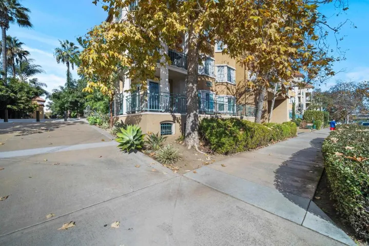 2220 Camino De La Reina 104, San Diego, California 92108