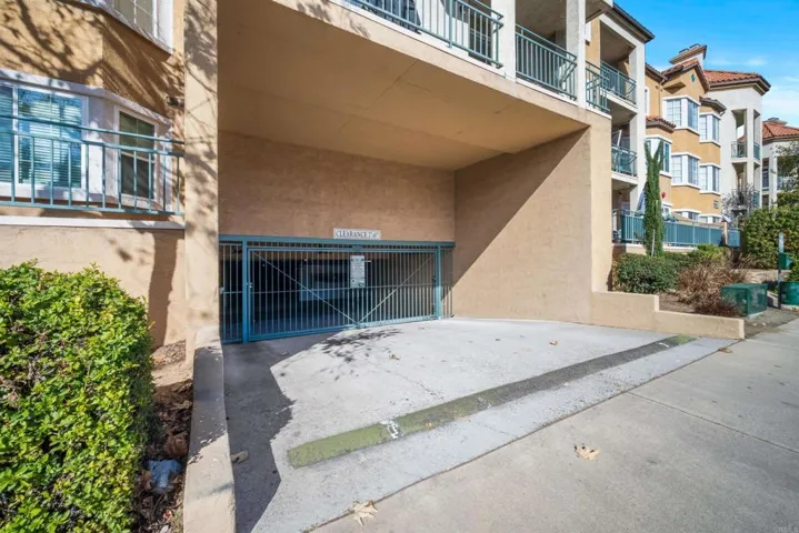 2220 Camino De La Reina 104, San Diego, California 92108