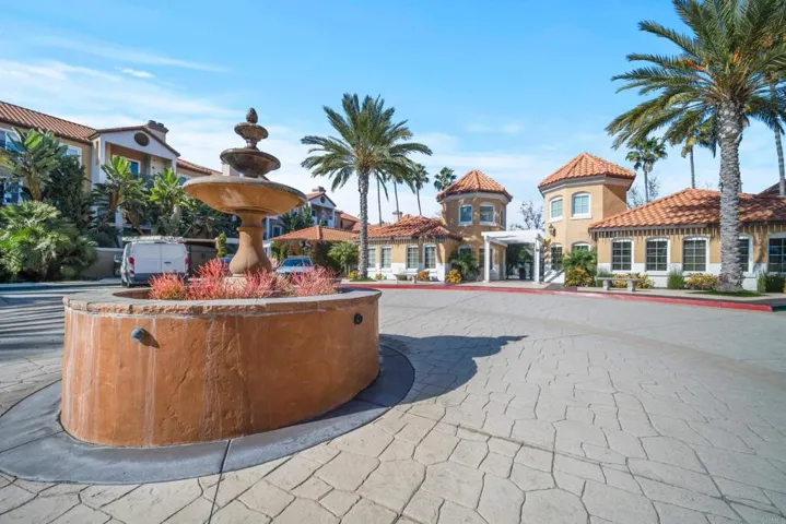 2220 Camino De La Reina 104, San Diego, California 92108