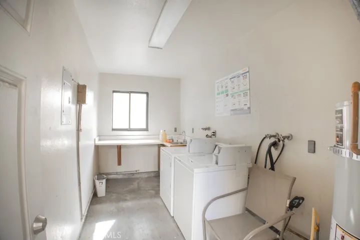 6770 N Paramount Boulevard B, Long Beach, California 90805