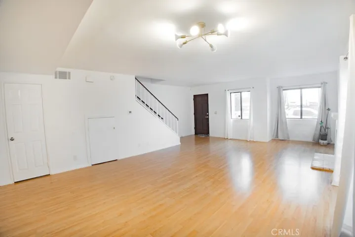 6770 N Paramount Boulevard B, Long Beach, California 90805