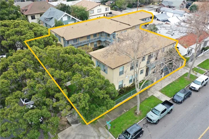 202 E Walnut Street, Santa Ana, California 92701