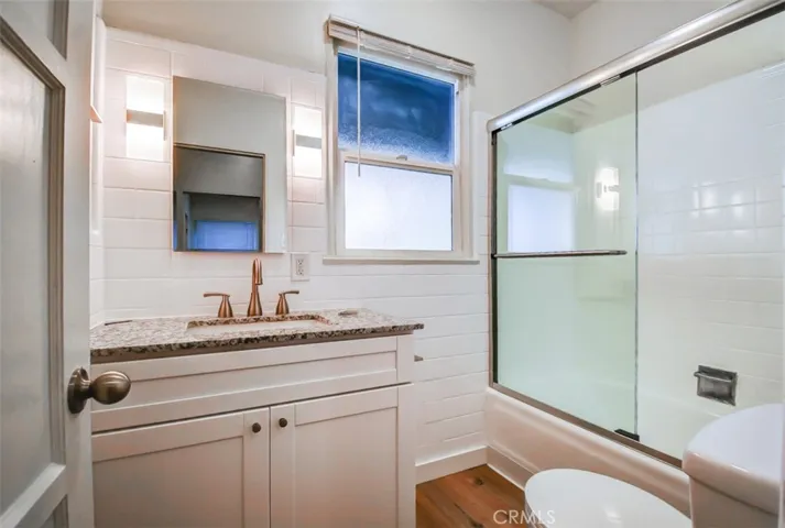 202 E Walnut Street, Santa Ana, California 92701