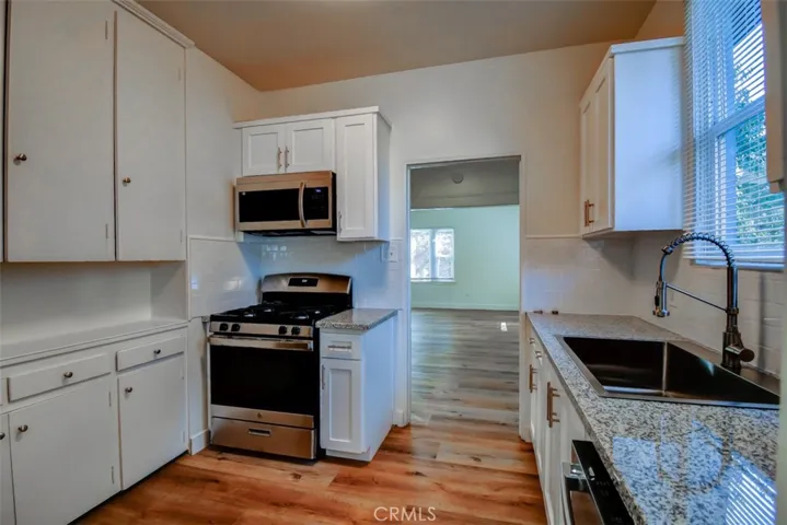 202 E Walnut Street, Santa Ana, California 92701