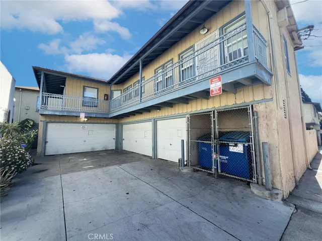202 E Walnut Street, Santa Ana, California 92701