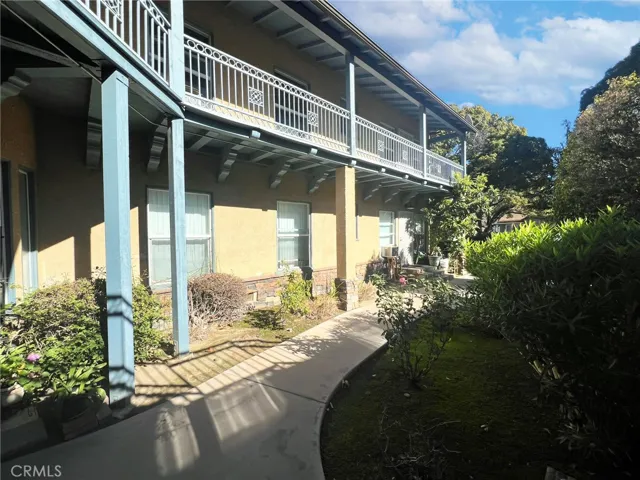 202 E Walnut Street, Santa Ana, California 92701