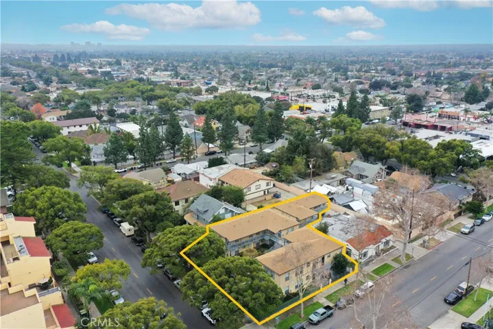 202 E Walnut Street, Santa Ana, California 92701