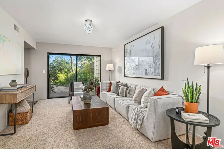 2736 Bottlebrush Drive, Los Angeles, California 90077