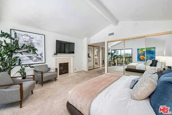 2736 Bottlebrush Drive, Los Angeles, California 90077