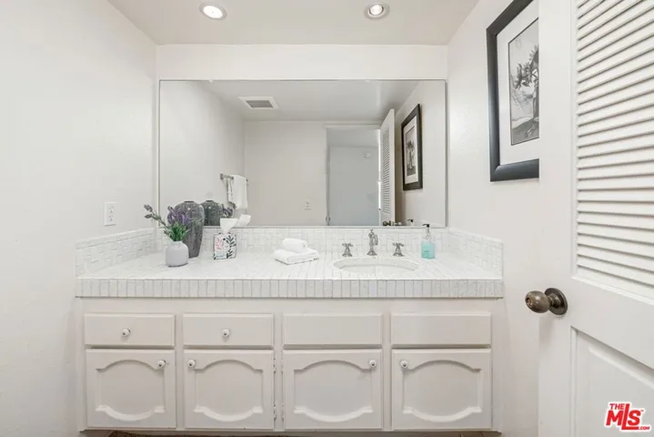 2736 Bottlebrush Drive, Los Angeles, California 90077