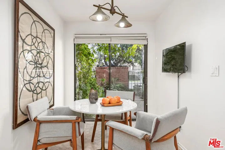 2736 Bottlebrush Drive, Los Angeles, California 90077