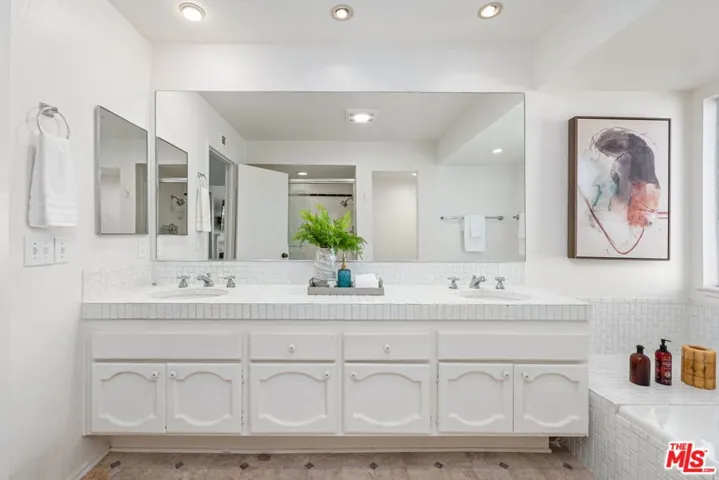 2736 Bottlebrush Drive, Los Angeles, California 90077