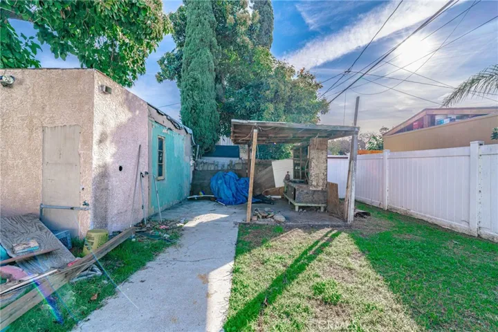 2560 Indiana Avenue, South Gate, California 90280