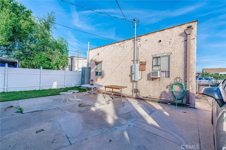 2560 Indiana Avenue, South Gate, California 90280