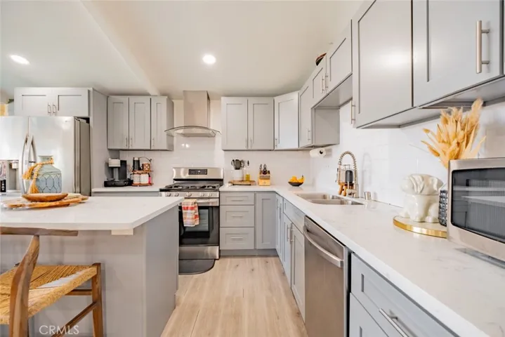 6413 Wystone Avenue, Reseda, California 91335