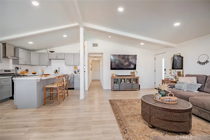 6413 Wystone Avenue, Reseda, California 91335