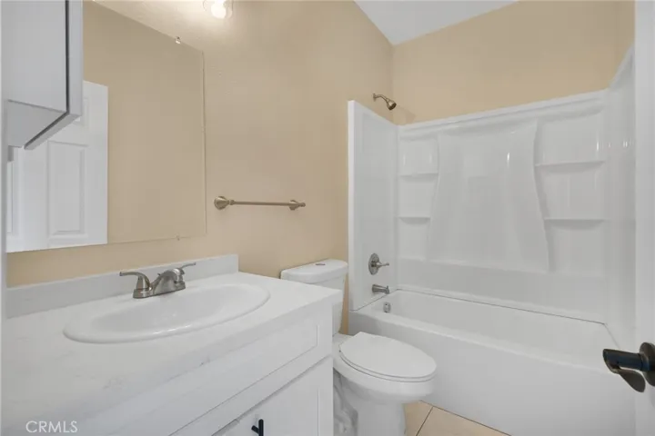 12474 Fir Street, Oak Hills, California 92344