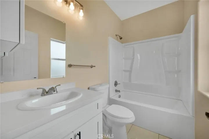 12474 Fir Street, Oak Hills, California 92344