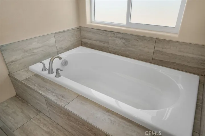 12474 Fir Street, Oak Hills, California 92344