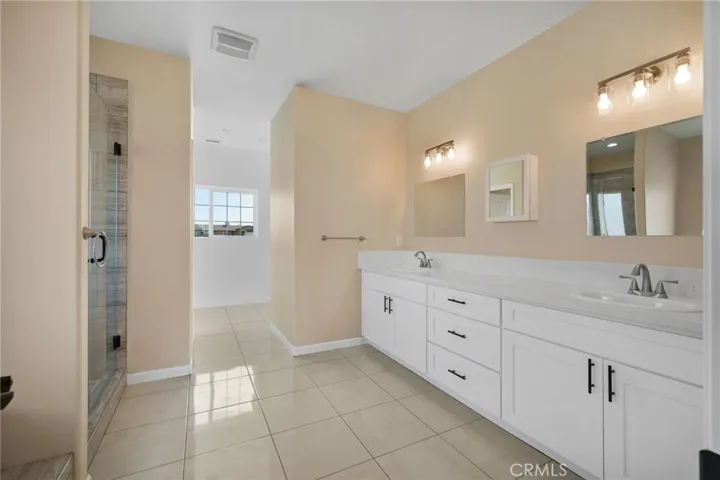 12474 Fir Street, Oak Hills, California 92344