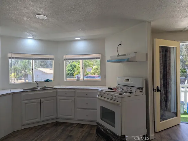 Updated Kitchen almost finished