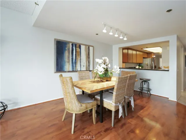 Dining Area and Bar
