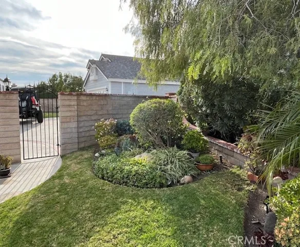 Walk-through gate