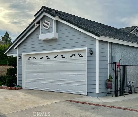Garage with direct access to home