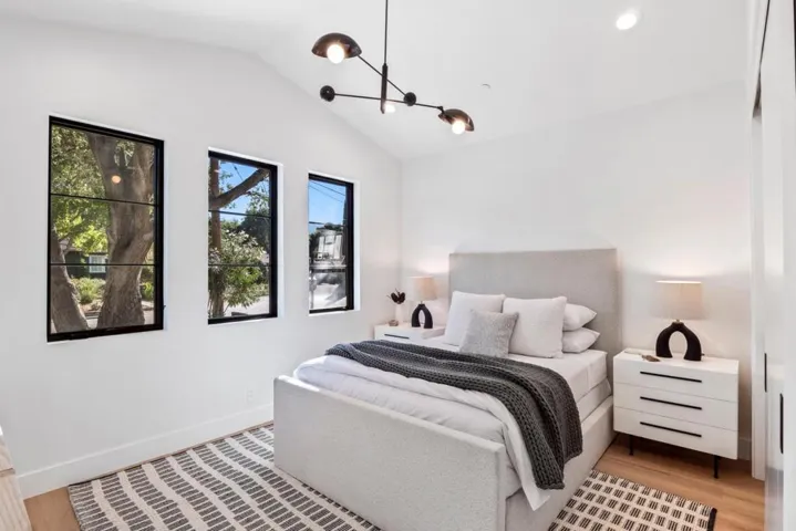 18639 Ravenwood Drive, Saratoga, California 95070