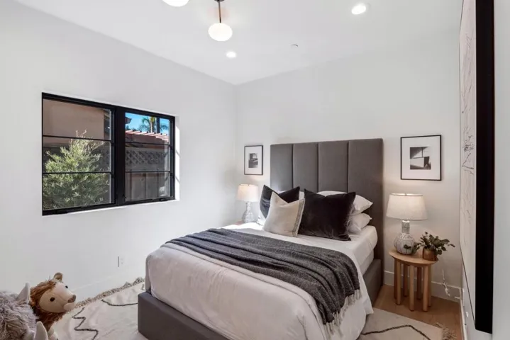 18639 Ravenwood Drive, Saratoga, California 95070