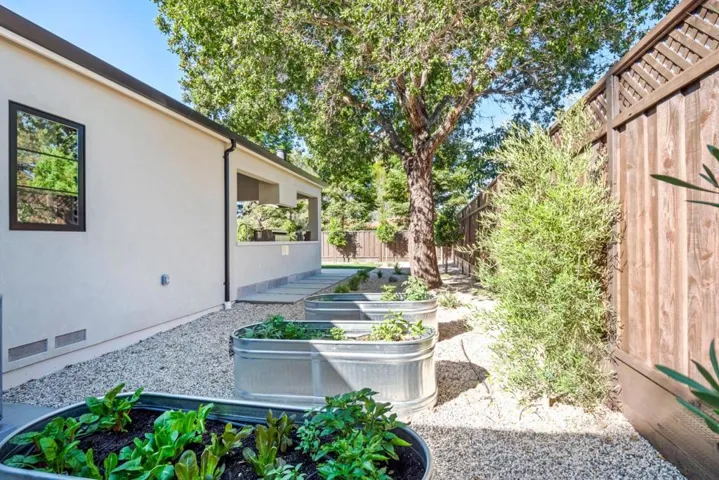 18639 Ravenwood Drive, Saratoga, California 95070