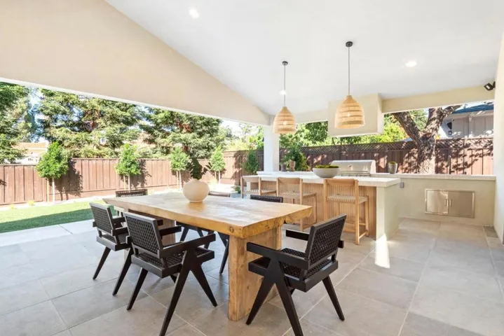 18639 Ravenwood Drive, Saratoga, California 95070