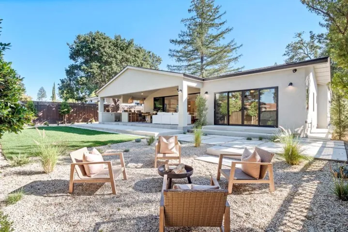 18639 Ravenwood Drive, Saratoga, California 95070