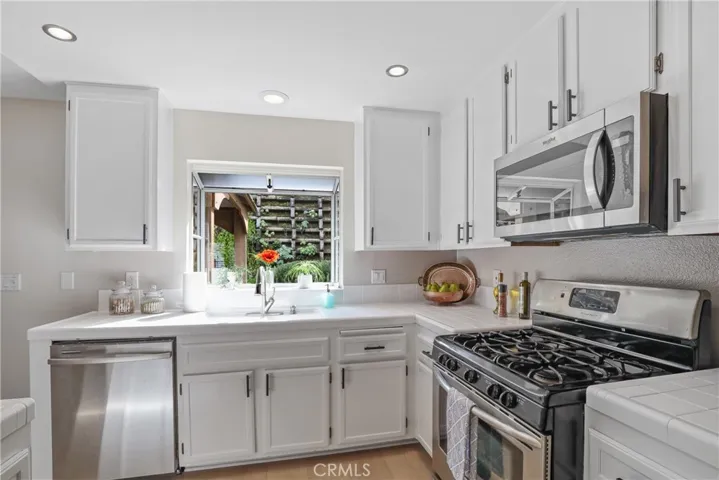 652 Maybritt Circle, San Marcos, California 92069