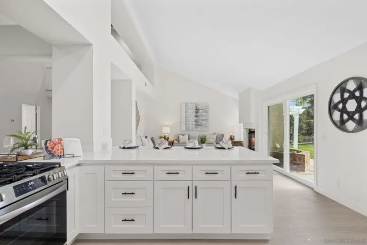 2021 Columbus Way, Vista, California 92081