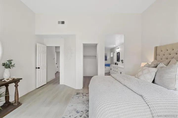 2021 Columbus Way, Vista, California 92081