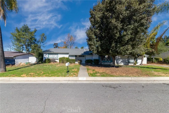 539 Via Vista Drive, Redlands, California 92373
