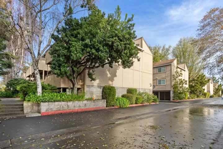2454 W Bayshore Road 2, Palo Alto, California 94303