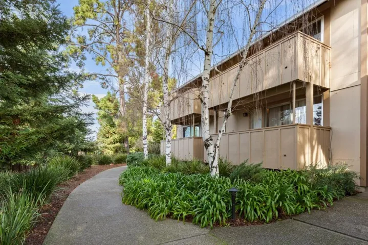 2454 W Bayshore Road 2, Palo Alto, California 94303