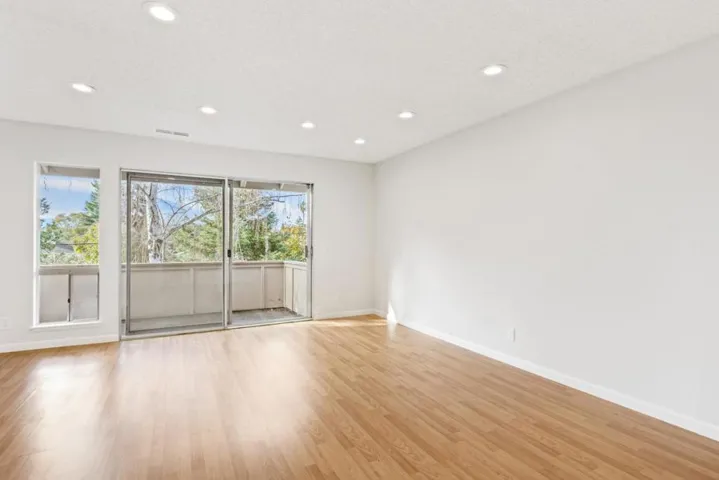 2454 W Bayshore Road 2, Palo Alto, California 94303