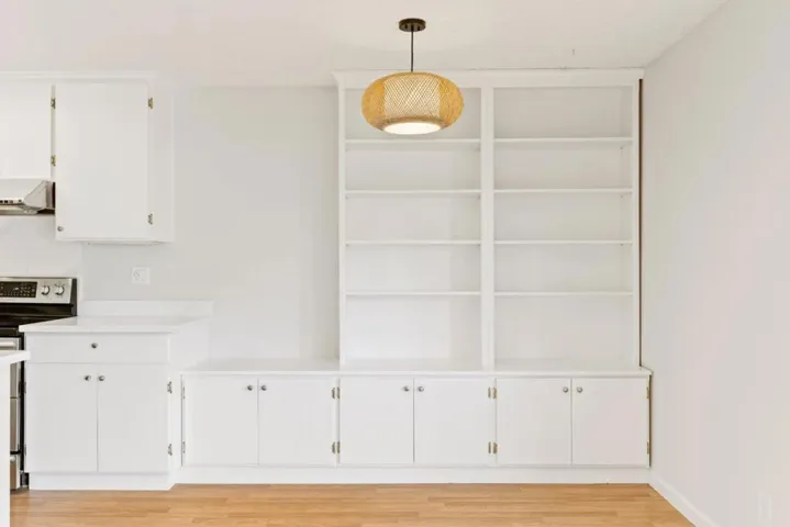 2454 W Bayshore Road 2, Palo Alto, California 94303