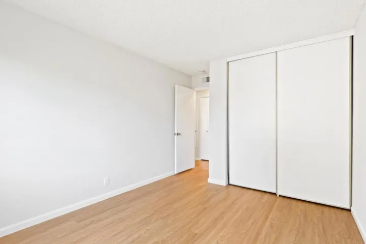 2454 W Bayshore Road 2, Palo Alto, California 94303