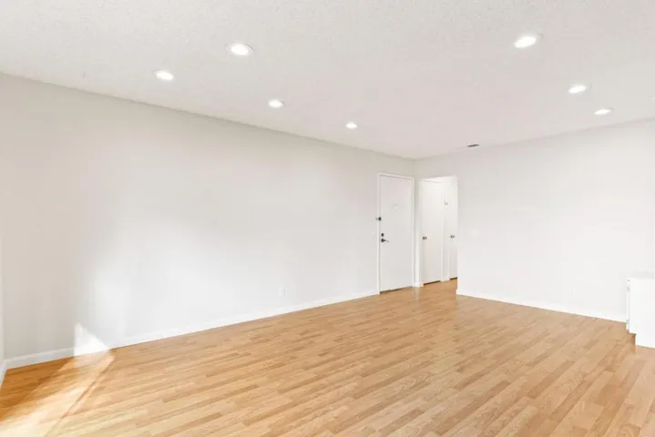 2454 W Bayshore Road 2, Palo Alto, California 94303