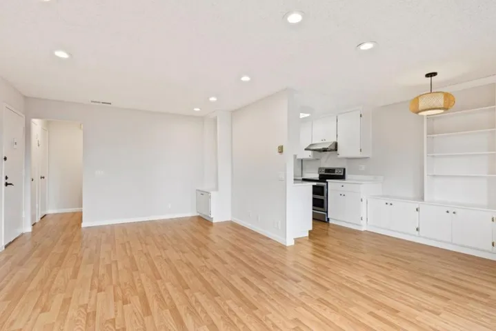 2454 W Bayshore Road 2, Palo Alto, California 94303