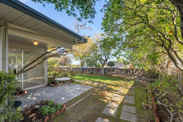 1700 Hunt Drive, Burlingame, California 94010