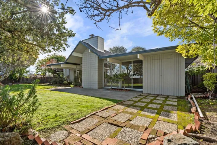 1700 Hunt Drive, Burlingame, California 94010