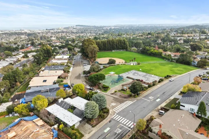 1700 Hunt Drive, Burlingame, California 94010