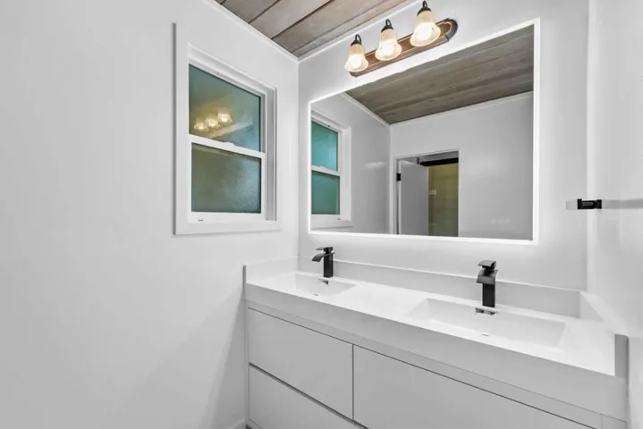 1700 Hunt Drive, Burlingame, California 94010