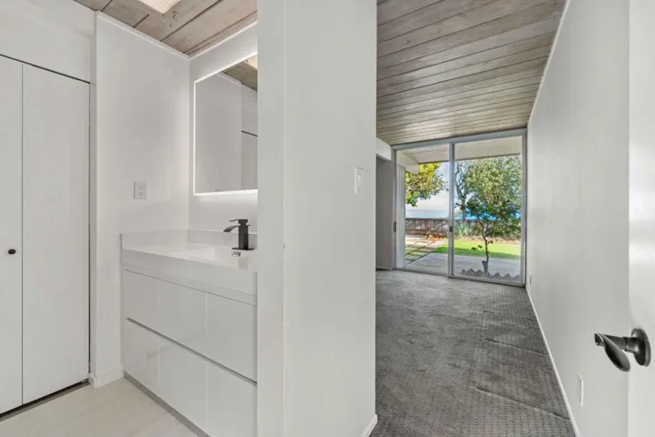 1700 Hunt Drive, Burlingame, California 94010
