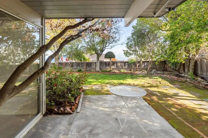 1700 Hunt Drive, Burlingame, California 94010